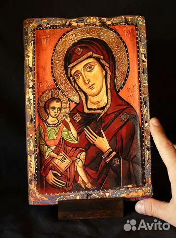 Икона Богоматери "Одигитрия" с подтавкой — красивый подарок