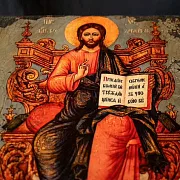 На память: Икона деревянная "Спас-Вседержитель на троне" — фотография 7