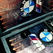 Нарды под стеклом «BMW M5» — оригинальный подарок — фотография 11