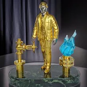 Подарочная бронзовая композиция «Сотрудник газовой промышленности» — фотография 1