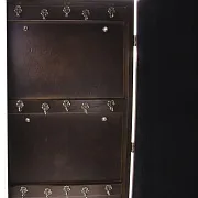 Ключница «Розы» с бронзой, ясенем и ониксом — необычный подарок — фотография 3