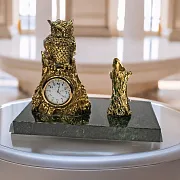 Подарочные часы «Филин» на пне с подставкой — фотография 1