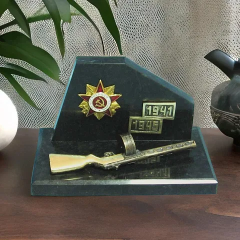 Подарочный сувенир «Орден» из бронзы и натурального камня