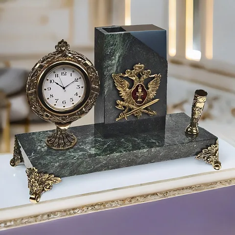 Часы «Элина» с орлом УИС и подставкой — красивый подарок