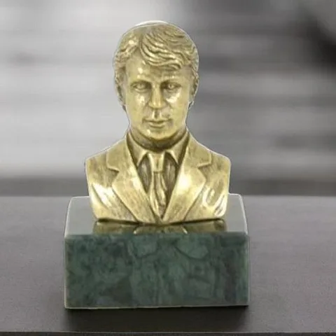 На память: Бюст «Есенин С.А.» из бронзы
