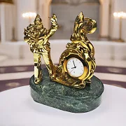 Настольные часы «Победитель» с пожарным — необычный подарок — фотография 1
