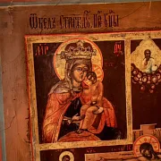 Подарочная икона "Распятие и образами Богоматери " — фотография 7